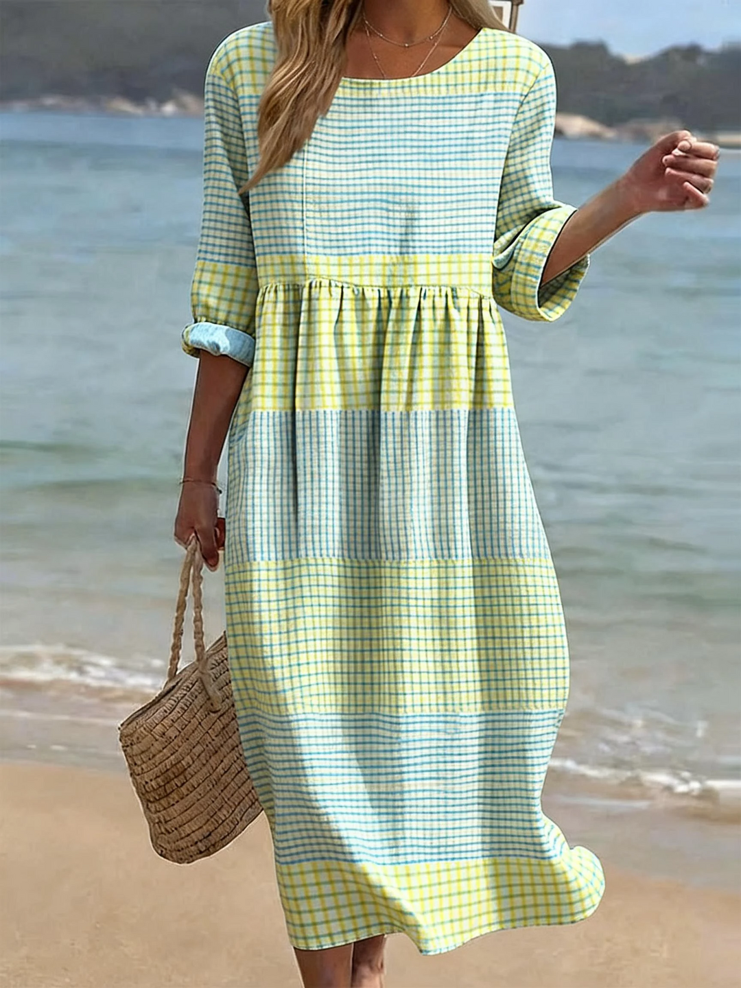 Dress with Round Neck and Short Sleeves