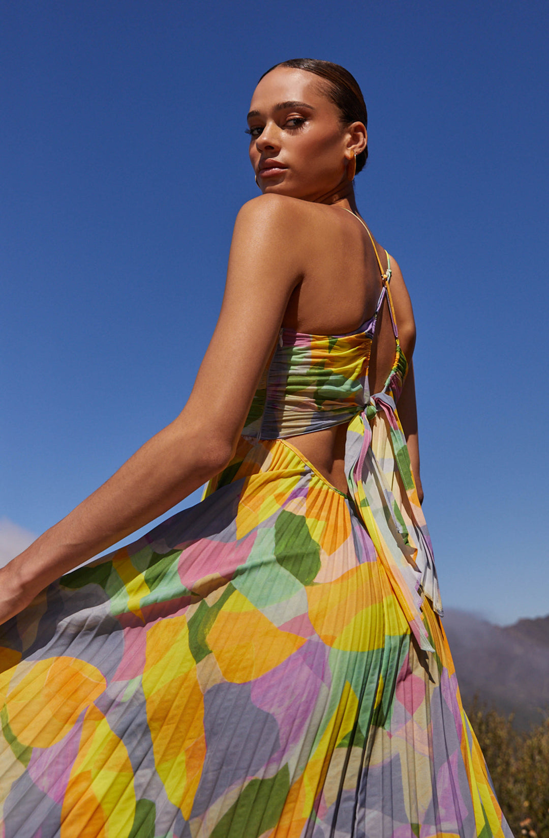 Geometric Pleated Open-Back Maxi Dress with V-Neck