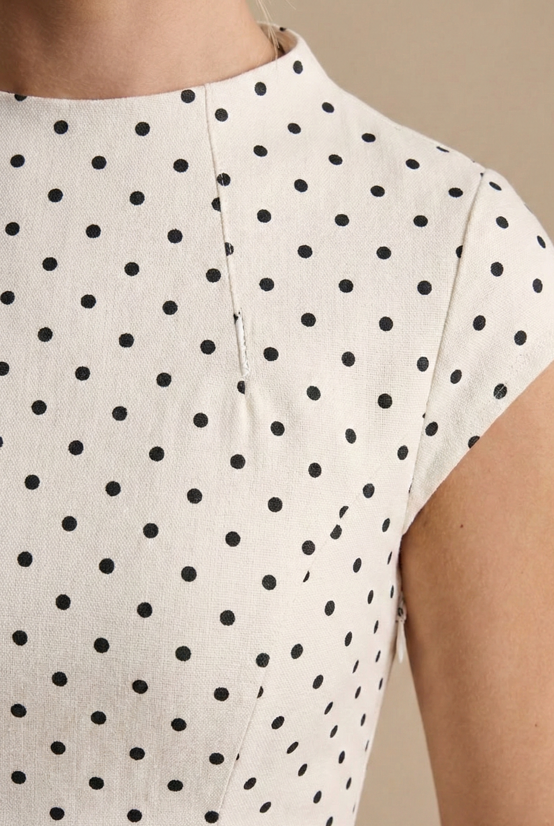 Polka-Dot Pleated A-Line Maxi Wedding Guest Dress with High Neckline and Cap Sleeves